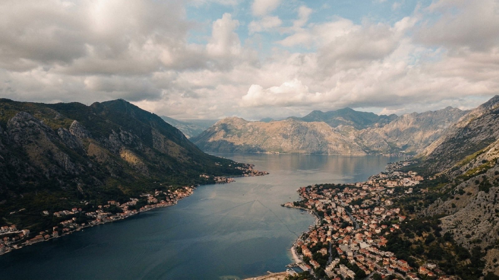 Die Bucht von Kotor von oben, Montenegro