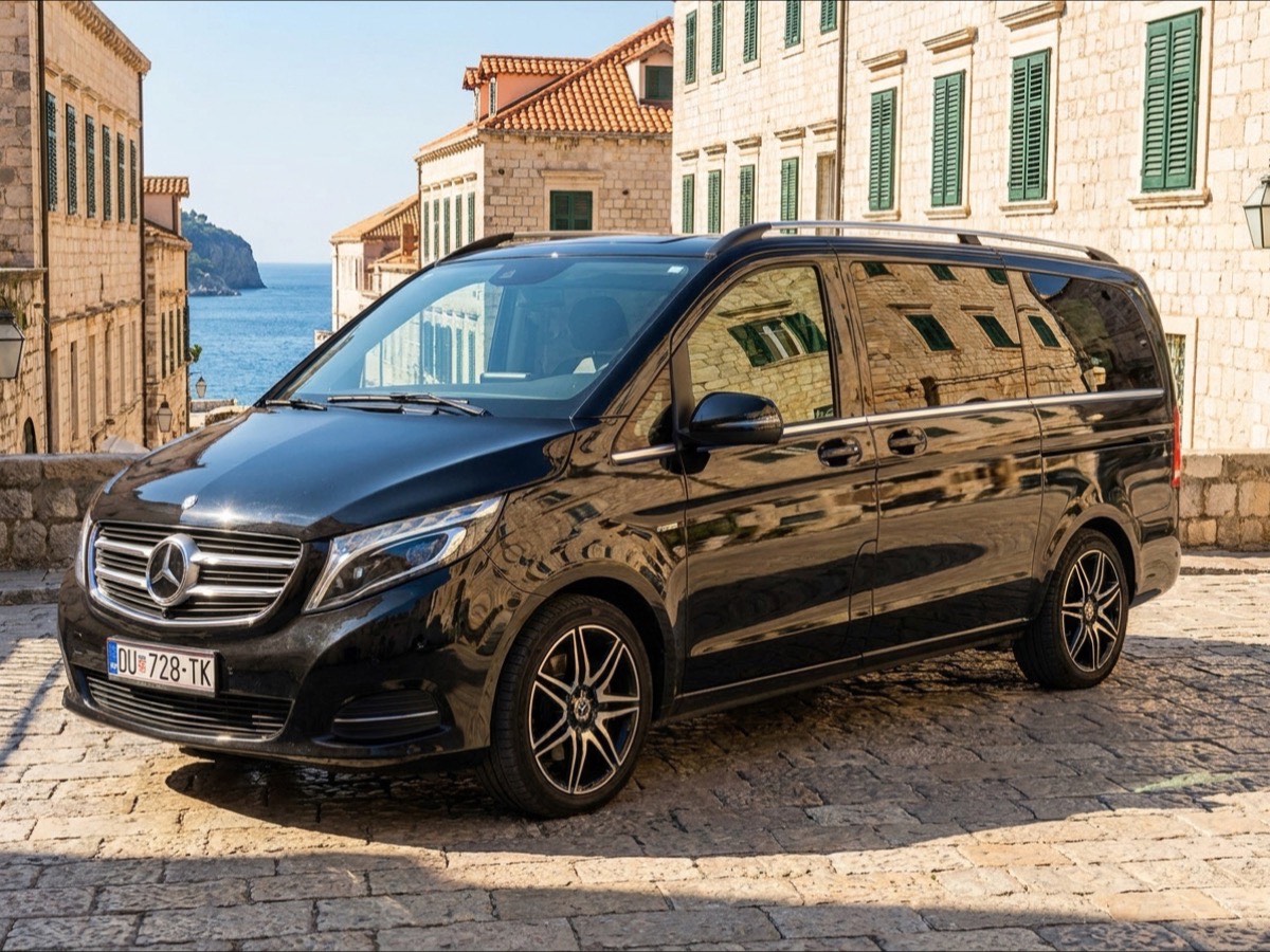 Schwarzer Mercedes-Benz V-Klasse Luxusvan